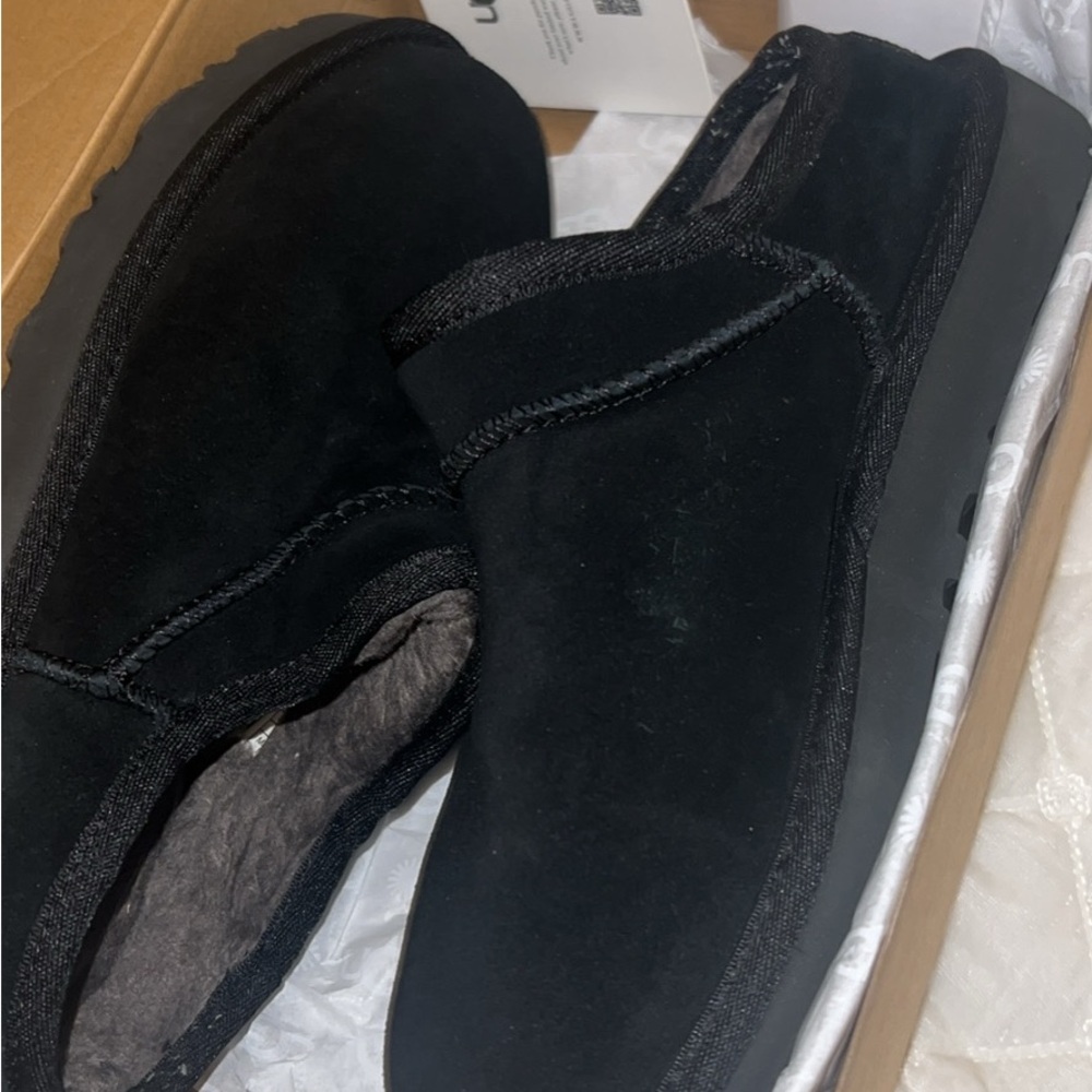 UGG women’s slippers